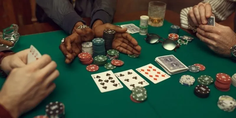 Poker Chơi Mấy Người? Tìm Hiểu Để Làm Chủ Cuộc Chơi Tại W88